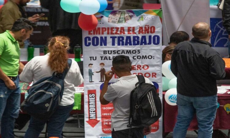 Tasa de desempleo en México desciende a 2.7% en noviembre, Según el INEGI