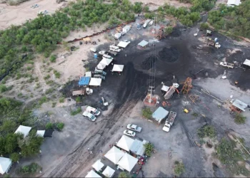Inician tareas de recuperación de mineros en el Pinabete