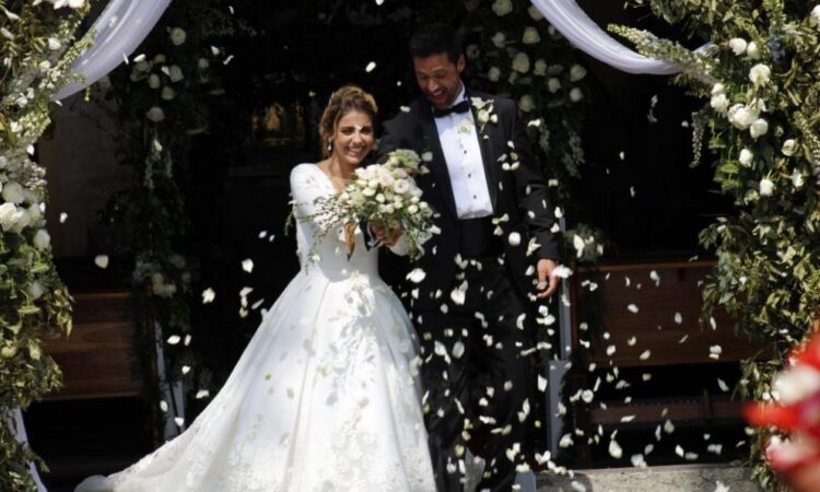 Michelle Renaud y Matías Novoa contraen nupcias en ceremonia íntima