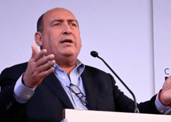 Diputado Moreira advierte que el aumento al salario mínimo es una ilusión