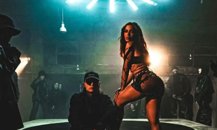 Peso Pluma y Anitta encienden las redes con su nuevo sencillo ‘Bellakeo