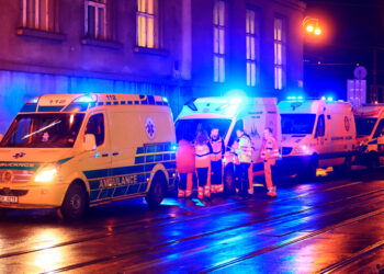 Praga no ve indicios de terrorismo en el tiroteo que dejó 15 muertos