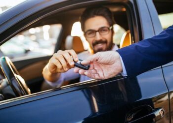 Esplendor estacional: las mejores épocas para alquilar un coche en Madrid