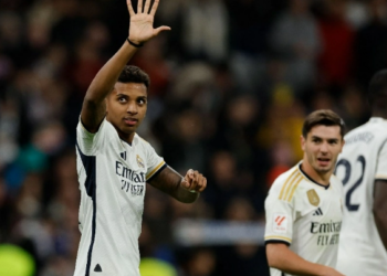 Madrid conserva el liderato vencer 2-0 al Granada