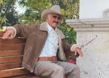 2 Años después, Vicente Fernández permanece presente en un homenaje emotivo