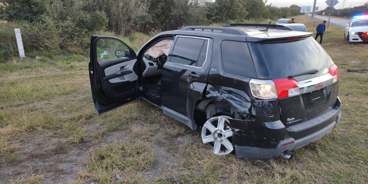 Chocan camionetas en la carretera Victoria-Matamoros, en tramo de Güémez