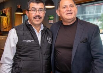 Se reúnen Rector de la UAT y el ex jugador del fútbol “Abuelo” Cruz