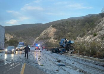 Cierran la carretera “Rumbo Nuevo” por derrame de ácido