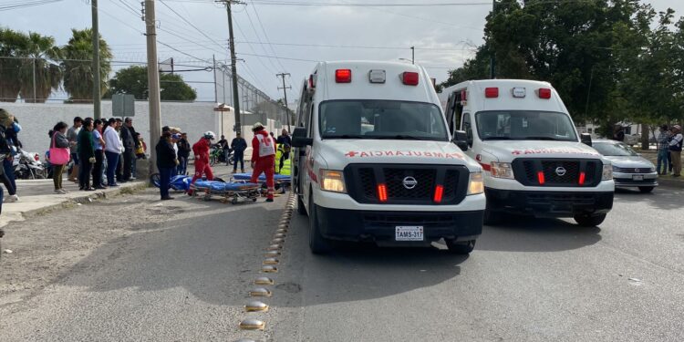 Tres mujeres heridas al impactarse en la moto que tripulaban