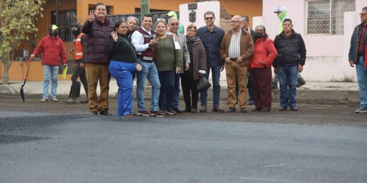 Supervisa alcalde de Victoria pavimentación en las Colonias Nacozari y 7 de Noviembre