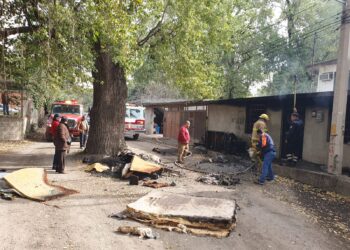 Corto circuito incendia casa en la calle Camino Real a Tula de Cd. Victoria