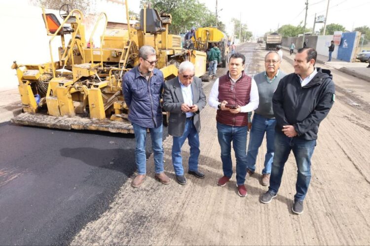 Amplia Gobierno de Victoria recarpeteo y bacheo de calles a más colonias.