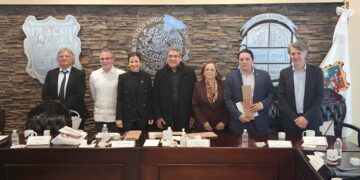 Analizan oportunidades de inversión en sector energético para Altamira con Woodside y SBM Offshore