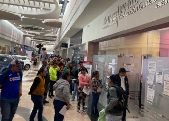 Largas filas para tramitar credencial del INE; vence plazo el 22 de enero