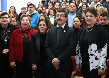 Rinde protesta nueva directora de la Facultad de Enfermería de Tampico