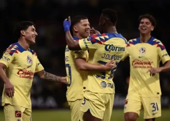 América se estrena en el Estadio Azteca con triunfo sobre Querétaro