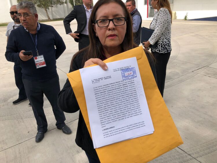 Directora de Asuntos Notariales formaliza denuncia de falsificación de poder