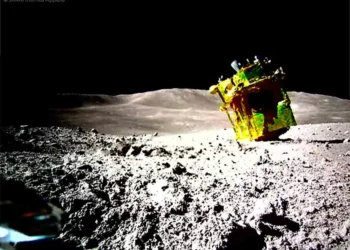 Japón presume las primeras imágenes de su misión a la Luna