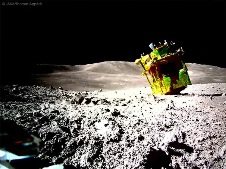 Japón presume las primeras imágenes de su misión a la Luna