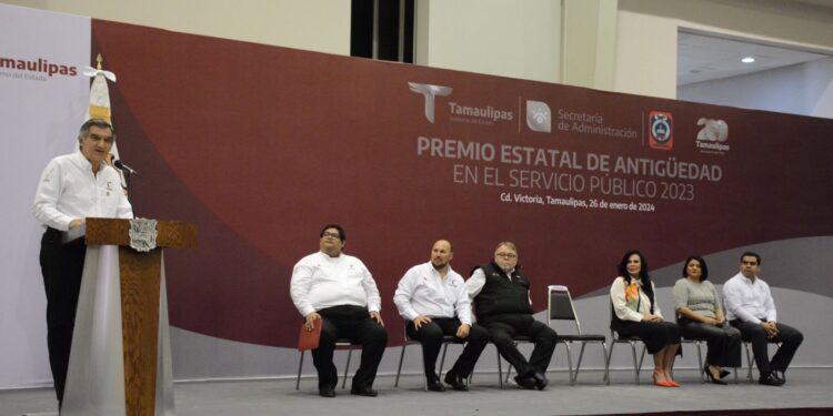 Anuncia Américo Villarreal alza salarial de 20% a burócratas de Tamaulipas