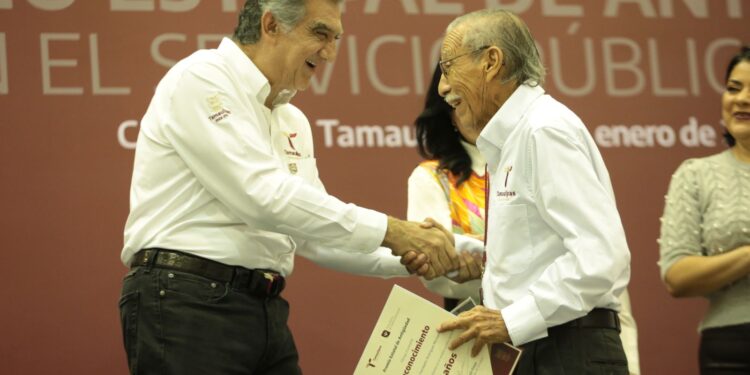 Anuncia Américo Villarreal alza salarial de 20% a burócratas de Tamaulipas