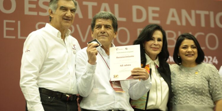 Anuncia Américo Villarreal alza salarial de 20% a burócratas de Tamaulipas