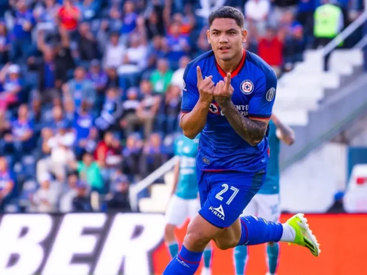Cruz Azul remonta en ‘noche de estrenos’ y consigue primer triunfo