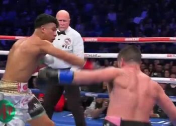 Jaime Munguía noquea a John Ryder en el noveno round