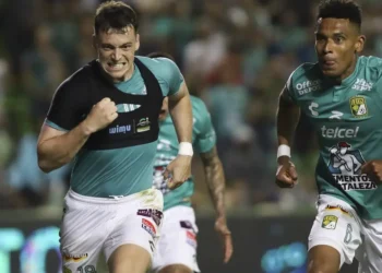 León derrota 3-2 a Santos de Torreón en el debut de Guardado