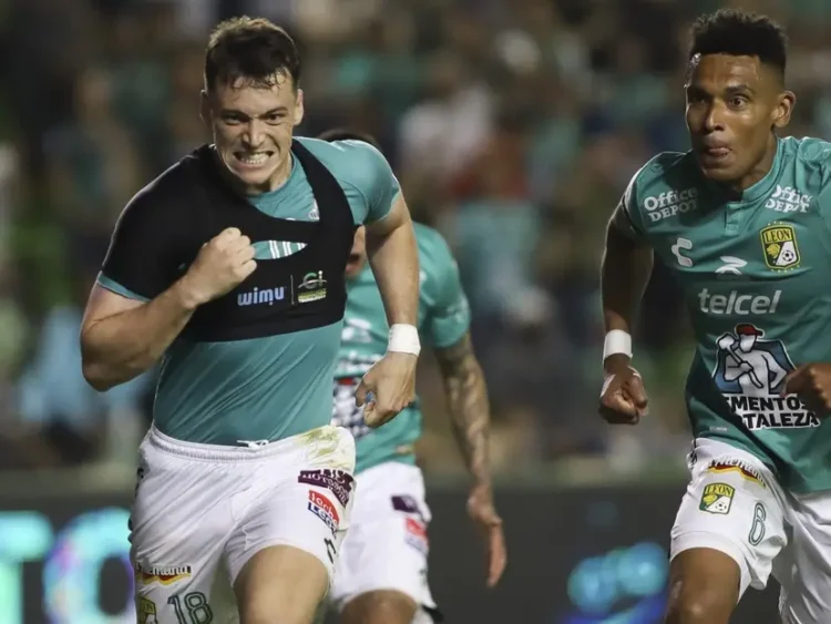 León derrota 3-2 a Santos de Torreón en el debut de Guardado