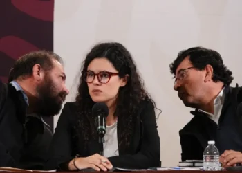 Entregan al INAI el reporte técnico de la filtración de 263 periodistas que cubren ‘La Mañanera’