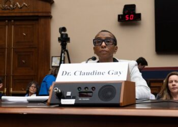 Dimite la rectora de Harvard tras escándalo de antisemitismo en universidades de EU