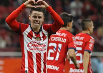 Chivas de Guadalajara derrota 3-2 a Diablos del Toluca