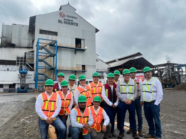 Visita  personal del Instituto Tecnológico Superior de El Mante empresa de Grupo Pantaleón