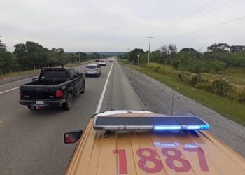 Guardia Estatal brinda seguridad a caravana de paisanos en Tamaulipas
