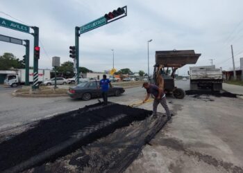 Reanuda Gobierno de Victoria programa de bacheo de calles