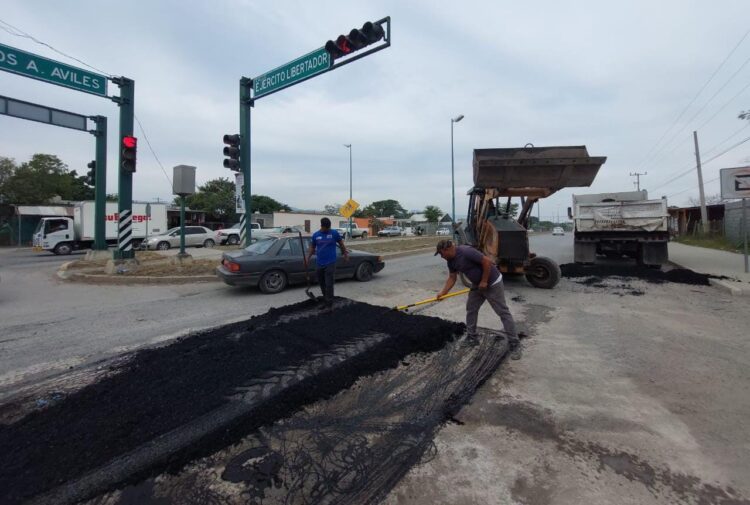 Reanuda Gobierno de Victoria programa de bacheo de calles