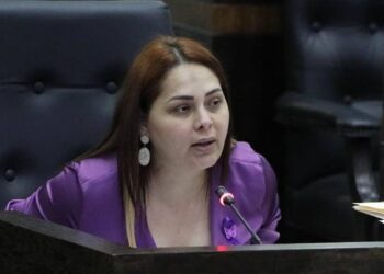 Proponen garantizar atención médica a mayores de 18 años víctimas de cáncer