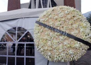 Así se hizo presente Luis Miguel en el funeral de Carlos Bremer