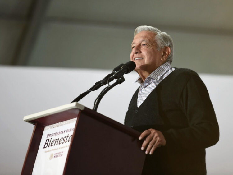 López Obrador enviará dos iniciativas de reforma constitucional en materia laboral