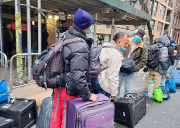 NY acusa a Texas de ‘utilizar’ a los migrantes