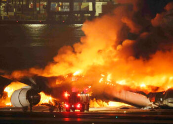 Tokio: Choque aéreo deja 5 muertos y varios heridos