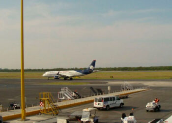 Gobierno de Nuevo León cede terreno para ampliación del aeropuerto del norte