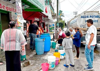 Operativos emergentes de abasto de agua en varias entidades de México debido a la escasez