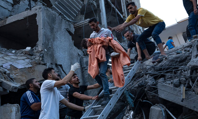 Aumenta a 25,000 el número de fallecidos en Gaza tras ofensiva militar