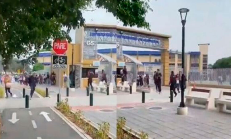Universidad de Guayaquil: Estudiantes evacuados por amenaza de secuestro