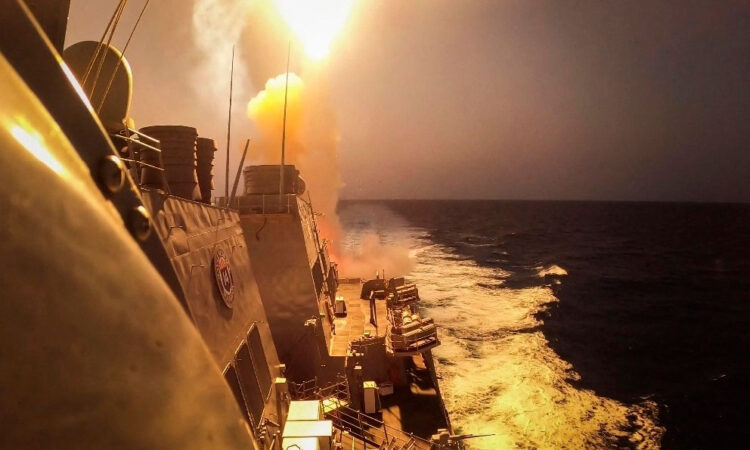 Estados Unidos confirma bombardeos contra instalaciones en Yemen