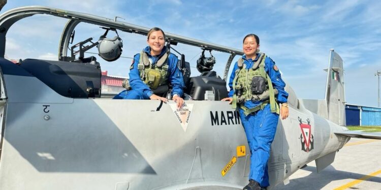 Marina realiza en Tamaulipas primer vuelo táctico con mujeres