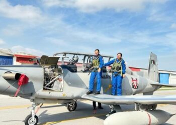 Marina realiza en Tamaulipas primer vuelo táctico con mujeres