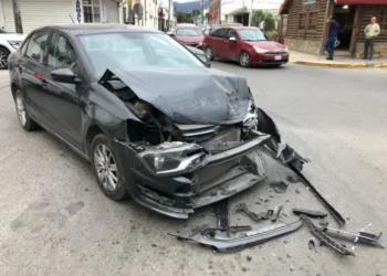 Chocan en pleno centro de Victoria